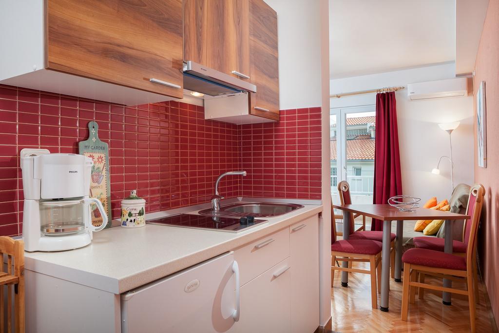 Apartment & Rooms Meri Tucepi Luaran gambar