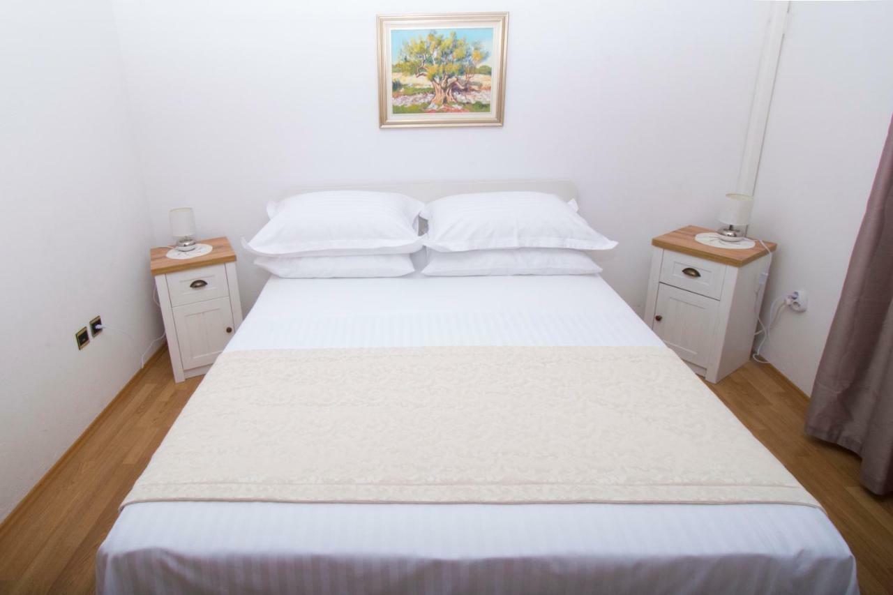 Apartment & Rooms Meri Tucepi Luaran gambar